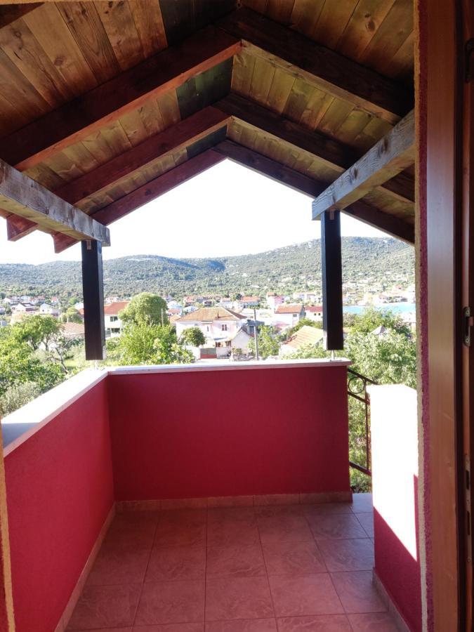 Guest House Maslina Vinisce ภายนอก รูปภาพ